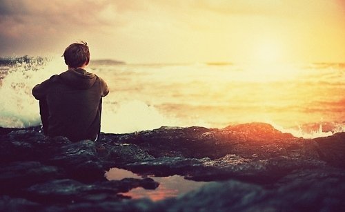 Anh như chơi vơi giữa dòng đời