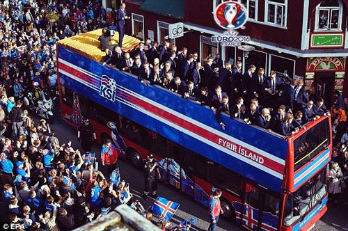 ĐT Iceland được chào đón như người hùng tại quê nhà