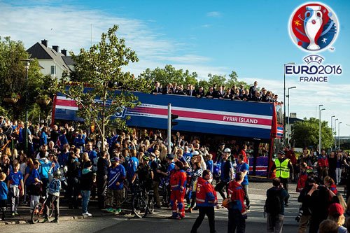 ĐT Iceland được chào đón như người hùng tại quê nhà