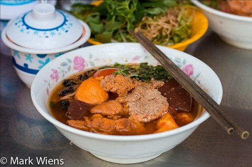 Blogger Mỹ giới thiệu món Việt nhất định phải thử ở Sài Gòn