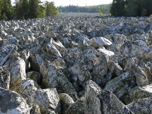 Khám phá dòng sông đá kỳ lạ ở Nga