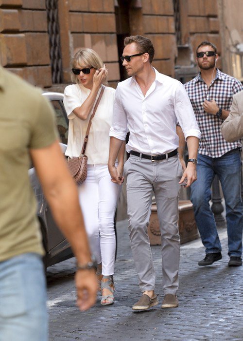 Tom Hiddleston mất vai 007 vì yêu Taylor Swift?