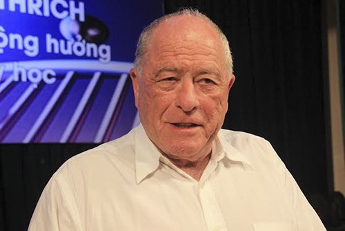 Giáo sư đạt Nobel Hóa học gặp 200 bạn trẻ yêu khoa học ở Bình Định