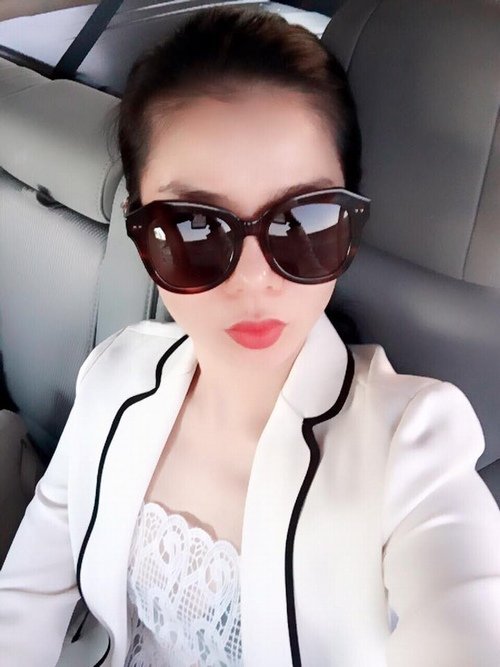 Lệ Quyên lên tiếng khi bị chỉ trích bỏ show ở Mỹ