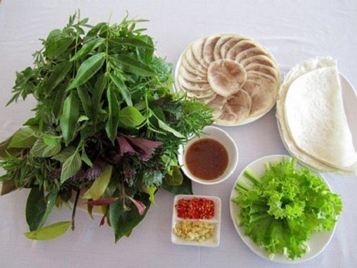 Báo nước ngoài ca ngợi gia vị và rau thơm Việt