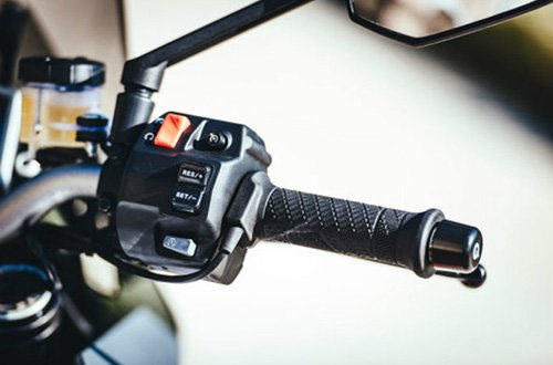 2017 KTM 1290 Super Duke GT: Chiến mã đường trường dẻo dai