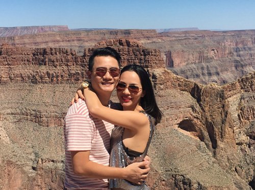 Vợ chồng Hoàng Bách "trốn" con sang Mỹ hẹn hò