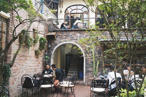 Hai quán cà phê dành cho các "cú đêm" ở Hà Nội