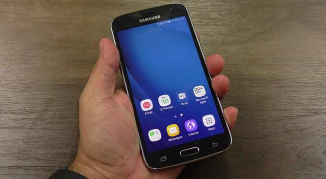 Trên tay Galaxy J2 2016 giá 3,2 triệu đồng