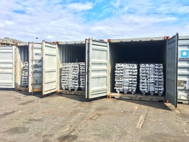 Phát hiện hơn 100 tấn đồng, nhôm “đội lốt” vải vụn