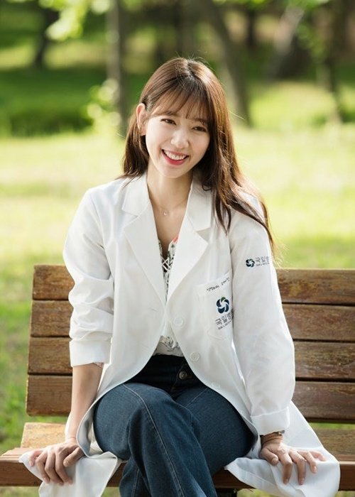Bí mật giảm cân, chăm da của Park Shin Hye trước khi đóng Doctors