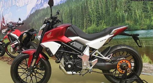 Honda CBR250RR bản thể thao chồm lỡ lộ ảnh