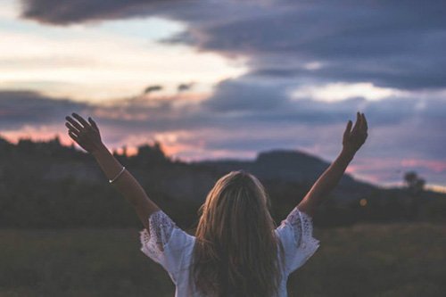 Đừng "phung phí" lời xin lỗi của bản thân cho 8 điều sau