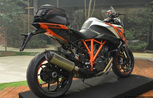 KTM Super Duke GT động cơ “điên” trình làng