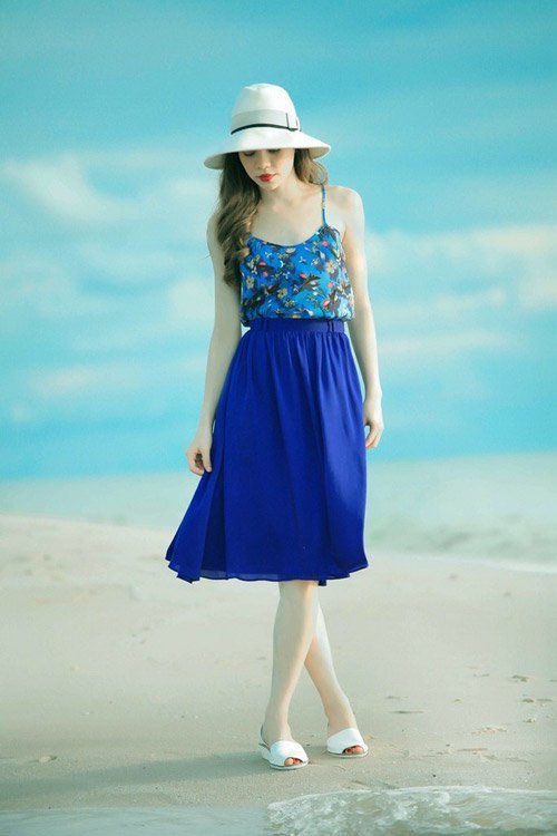 Hồ Ngọc Hà mải miết mặc đẹp với 1001 kiểu chân váy