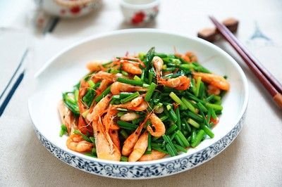 Món ăn ngon: Tôm xào hẹ đơn giản mà ngon miệng