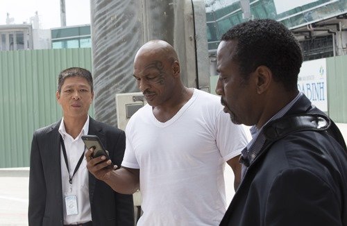 Mike Tyson tất bật trên phim trường tại Việt Nam