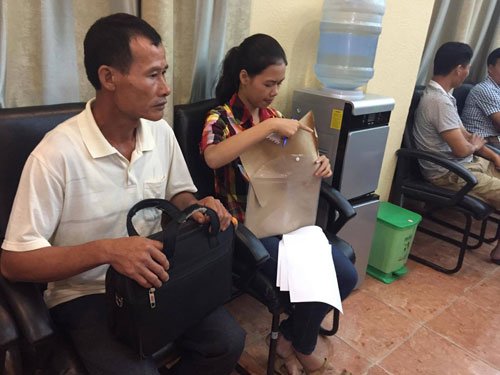 Lo thất lạc hồ sơ, thí sinh đi hàng trăm km để đăng kí xét tuyển