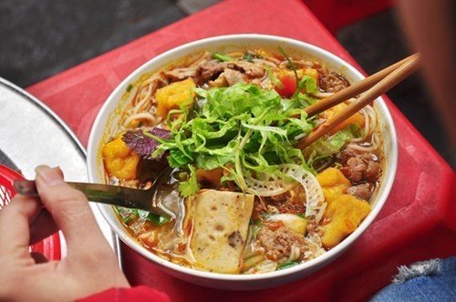 Bún ốc, bún thang phố cổ Hà Nội "níu chân" thực khách