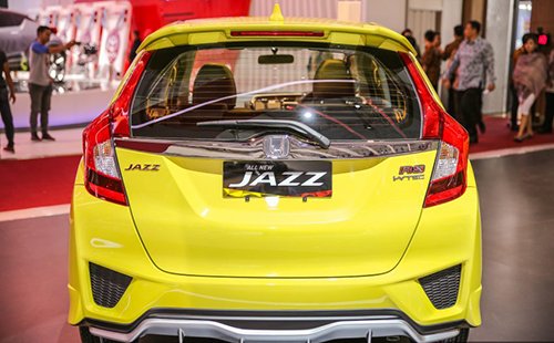 Ngắm Honda Jazz RS CVT phiên bản đặc biệt trình làng