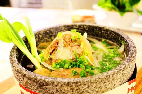 "Sốt xình xịch" với 5 món phở lạ miệng ở Sài thành