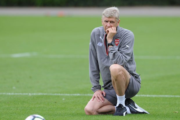 HLV Wenger: "Arsenal sẽ vung tiền mua sắm, nhưng..."