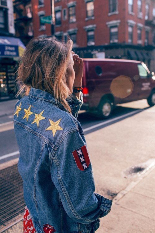 Thu rồi, lại đến mùa diện áo khoác jeans