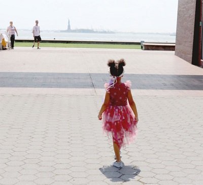 Fashionista thế giới ngả mũ trước nhóc tì 4 tuổi nhà Beyoncé