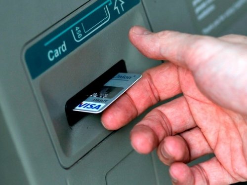 Những lưu ý dùng thẻ rút tiền tại cây ATM để không rước bệnh tật