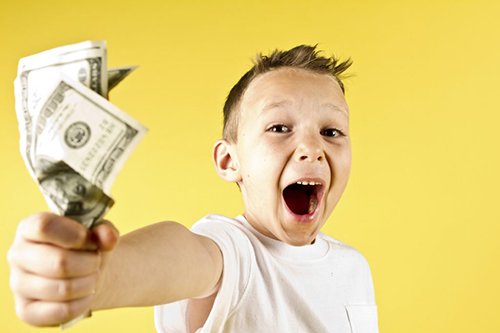 Dạy trẻ cách hành xử khôn ngoan với tiền bạc
