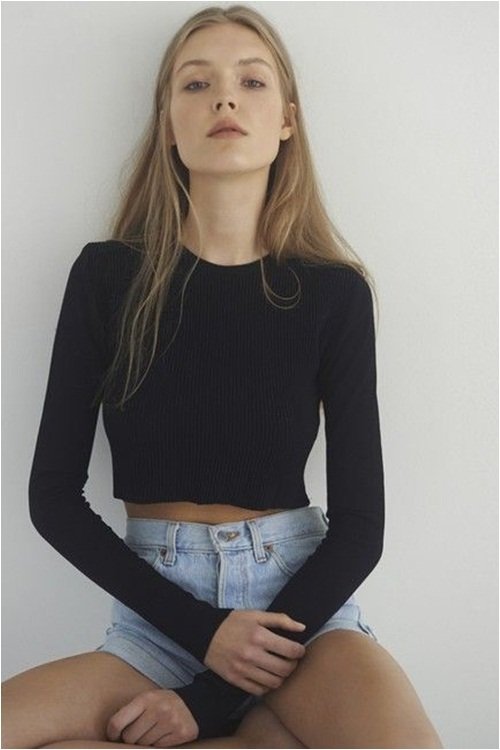 Croptop và bí quyết mặc đẹp từ hè sang thu