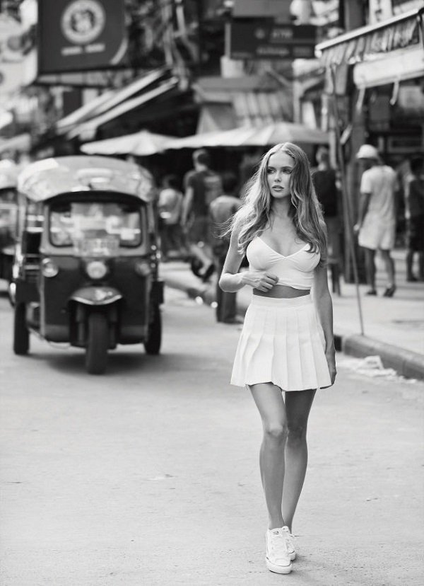 Hotgirl nóng bỏng tung hoành đường phố Bangkok