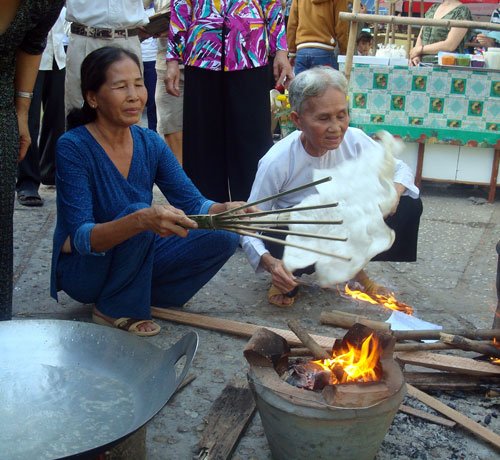 Thơm nức bánh phồng miệt quê