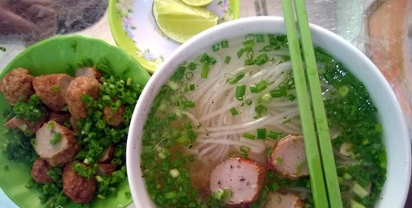 Đậm đà tô bún chả cá Nha Trang