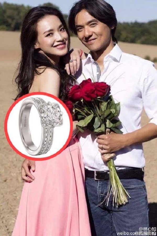 Thư Kỳ chỉ diện váy cưới bình dân trong ngày vu quy