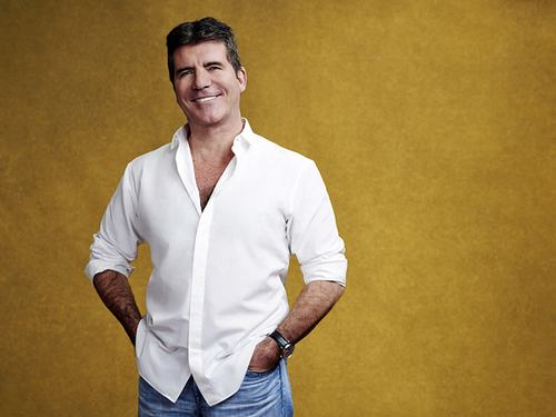 "Cáo già" Simon Cowell U60 vẫn khiến đàn bà điêu đứng