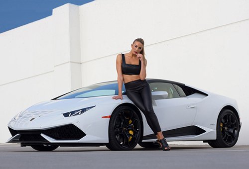 Quý cô sexy "thuần hóa" siêu bò Lamborghini Huracan