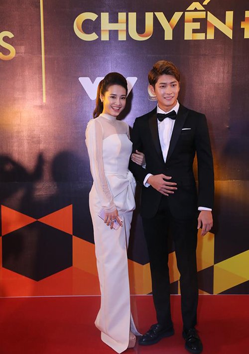 Nhã Phương bị chê mặc "thảm họa" tại VTV Awards 2016