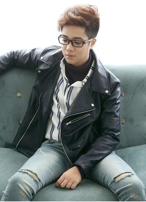 Bất ngờ với vẻ ngoài khác lạ của Bùi Anh Tuấn