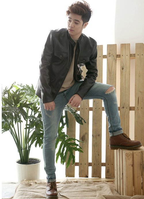 Bất ngờ với vẻ ngoài khác lạ của Bùi Anh Tuấn