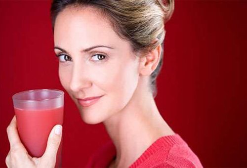 5 loại nước bạn nên uống vào buổi tối để da trắng dáng xinh