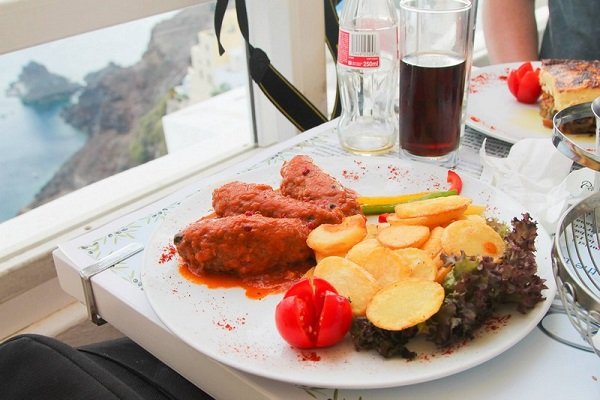 Những món ăn hấp dẫn nhất của hòn đảo thiên đường Santorini