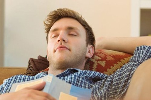 Ngủ trưa nhiều là dấu hiệu cảnh báo bệnh tiểu đường tuýp 2