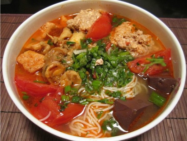 10 món ăn Việt "đốn tim" khách nước ngoài