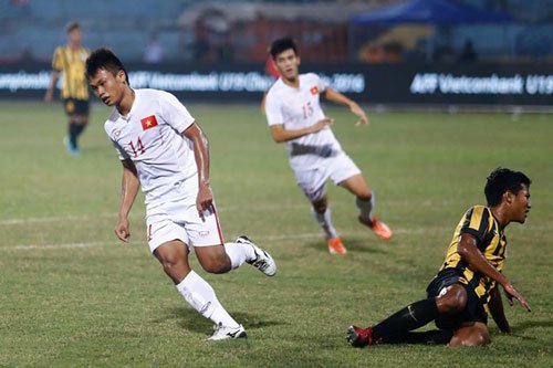 Hạ U19 Malaysia 3-1, U19 Việt Nam giành ngôi đầu bảng