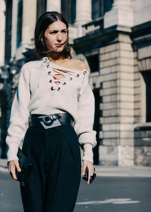 Vì sao bạn luôn cần một chiếc áo len mỏng?