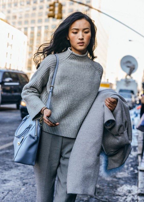 Vì sao bạn luôn cần một chiếc áo len mỏng?