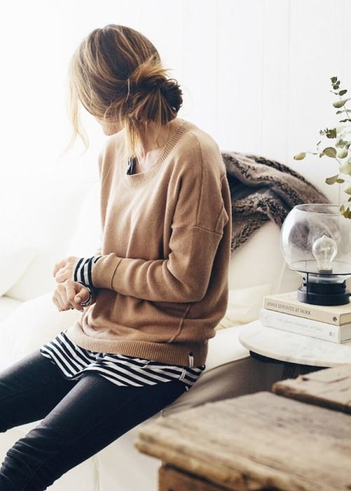 Vì sao bạn luôn cần một chiếc áo len mỏng?