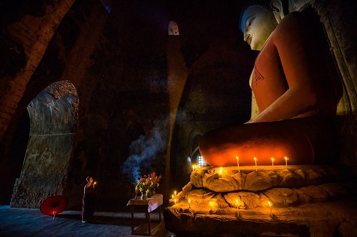 Vợ chồng tu ngàn năm mới gặp, sống thế nào trả hết nợ nhau, vận mệnh giàu sang, phúc đức?