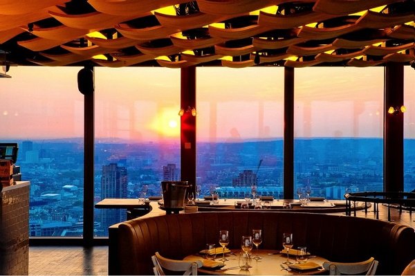Khám phá 23 nhà hàng có view đẹp nhất thế giới